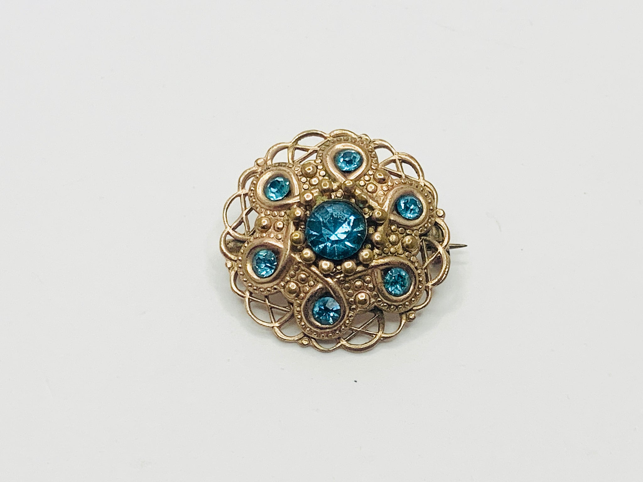 Filigree deals brooches antique