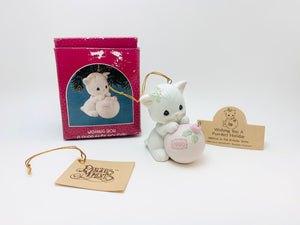 1990 Enesco Precious Moments Ornament “ Wishing You a Purr-fect Holiday”