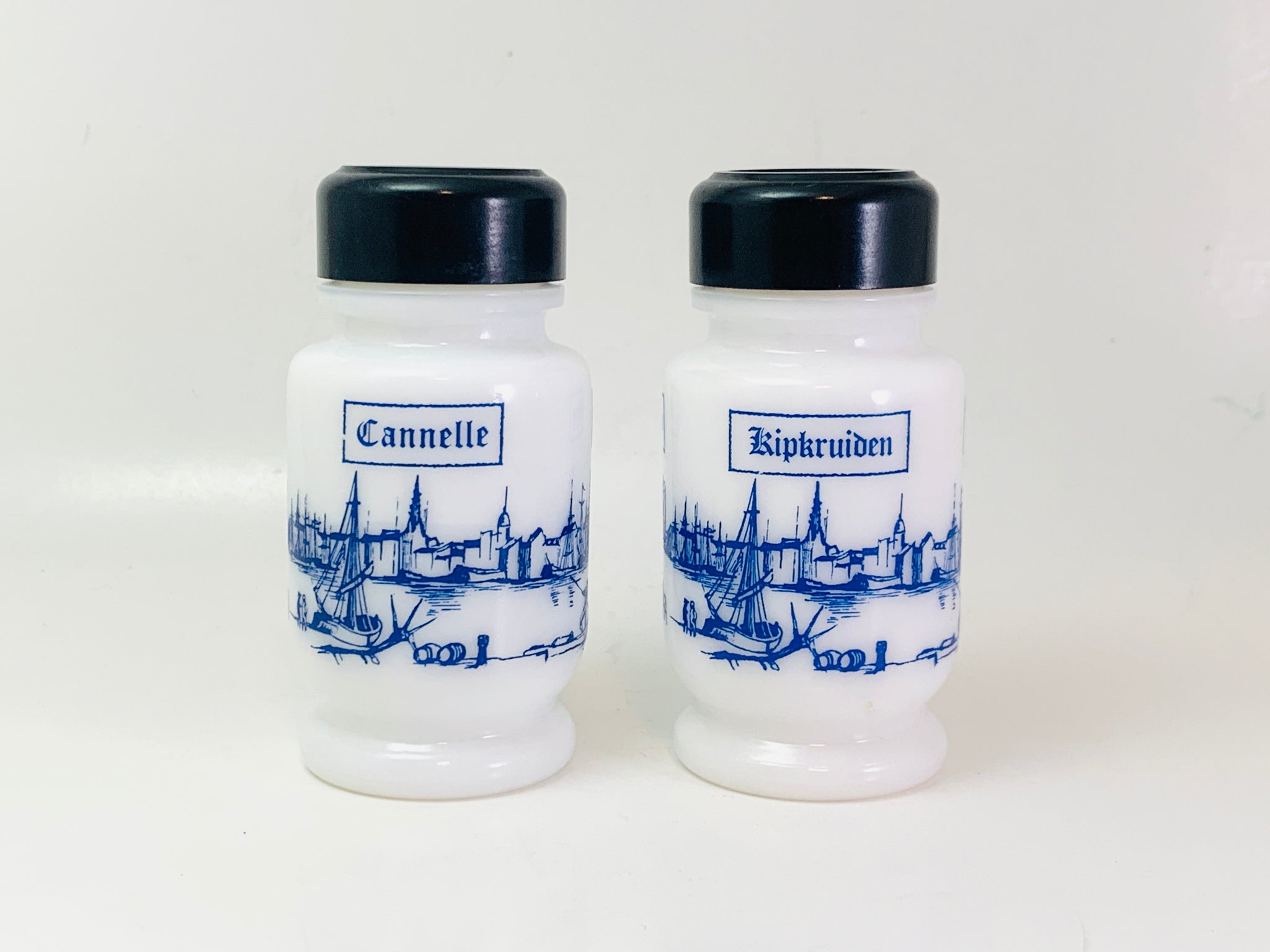 Milk Glass Spice Jars, Set of 4, Vintage White Spice Jars With Plastic Lids,  Made in Taiwan 