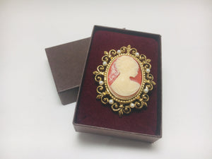 SOLD! 1940’s Cameo Carved Shell Brooch